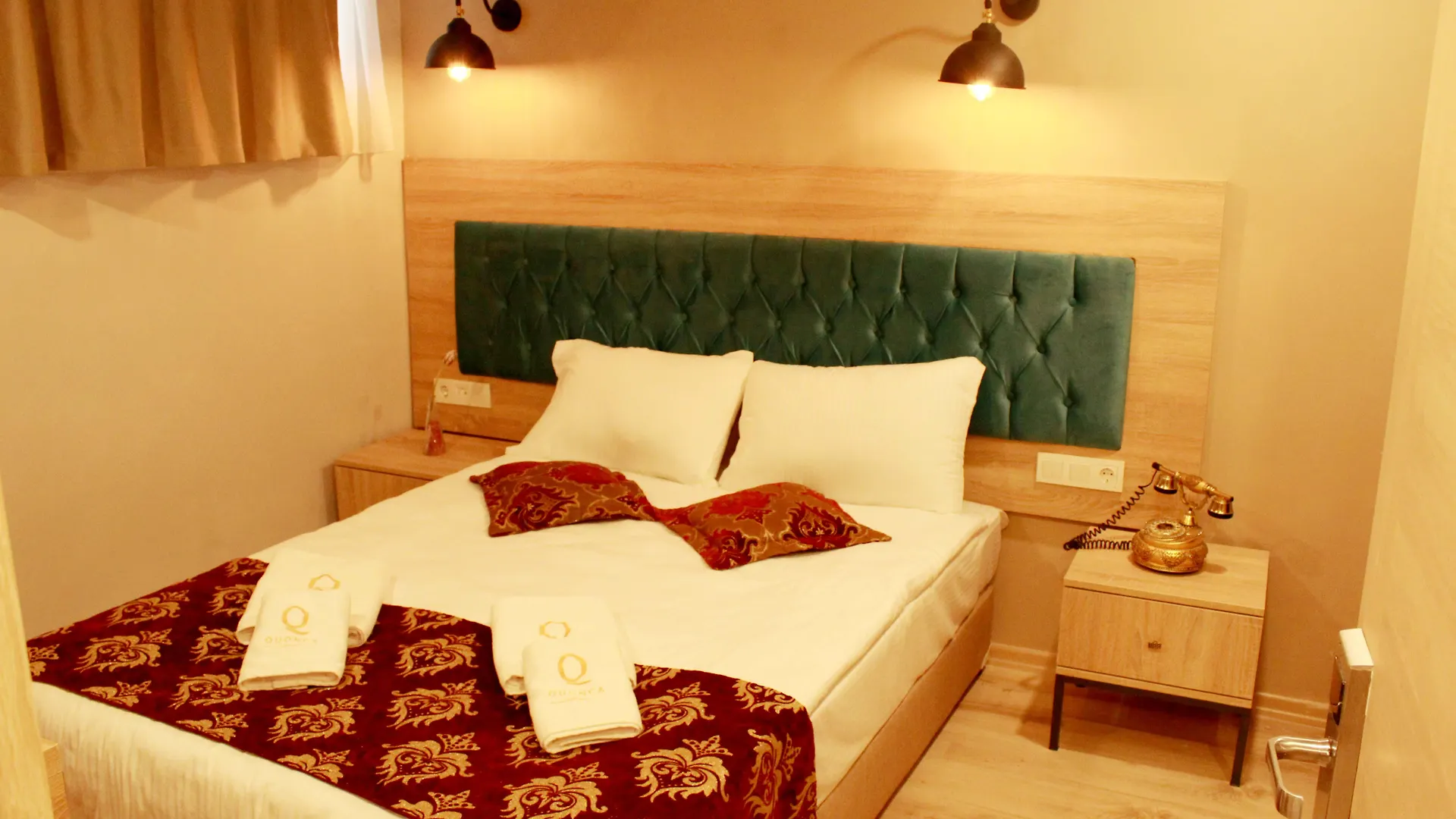 The Reina Hotel Istanboel