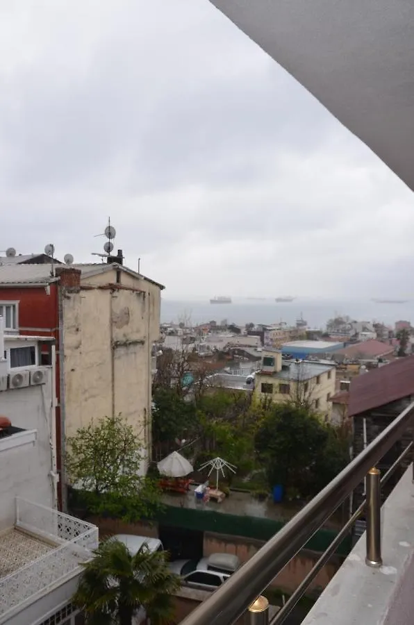 The Reina Hotel Istanboel