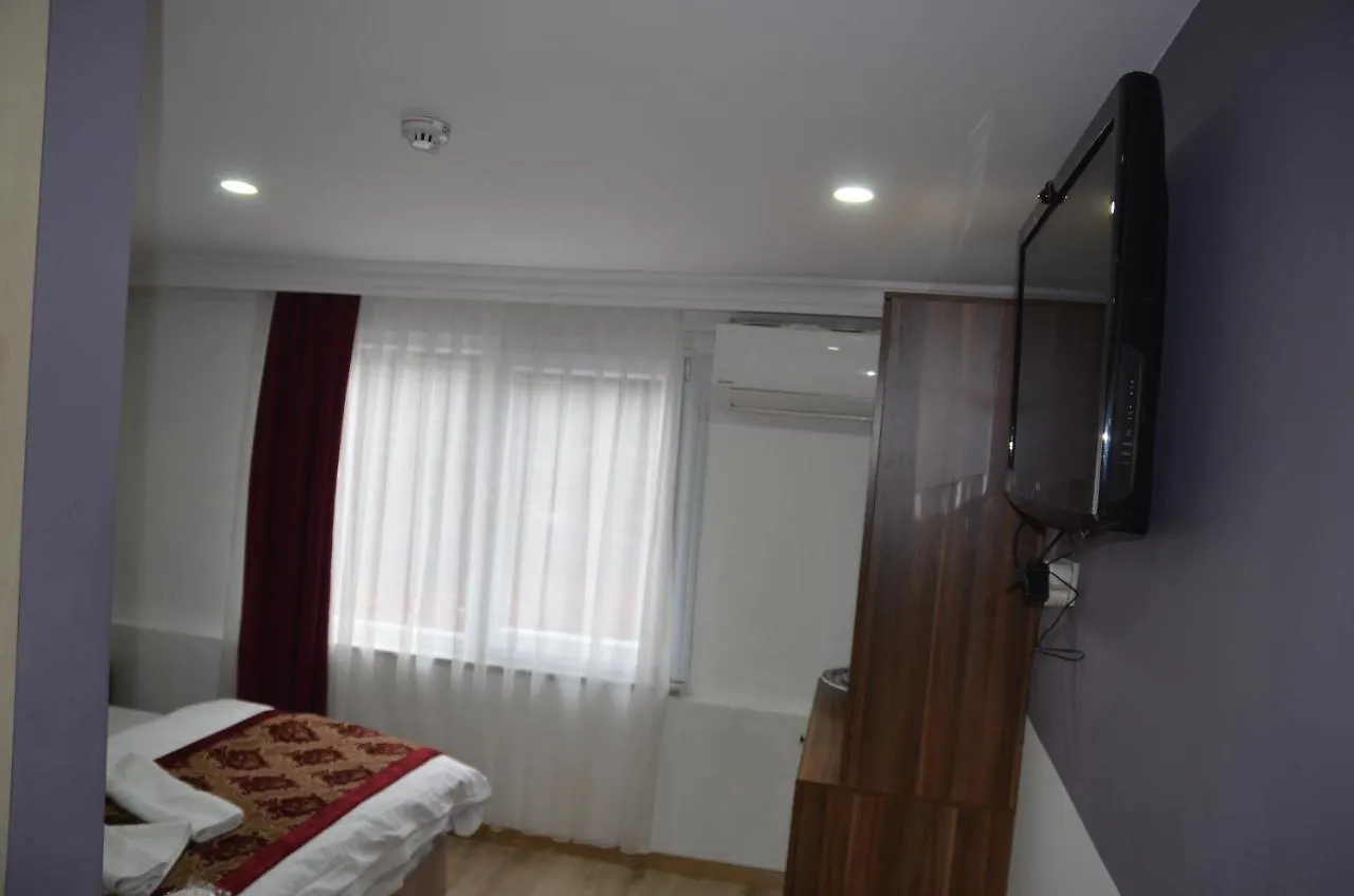 The Reina Hotel Istanboel