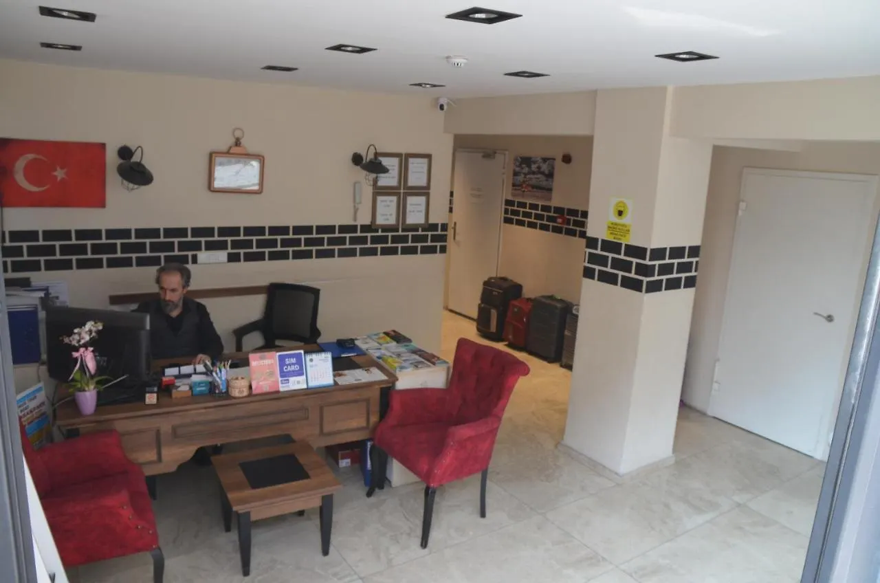 The Reina Hotel Istanboel